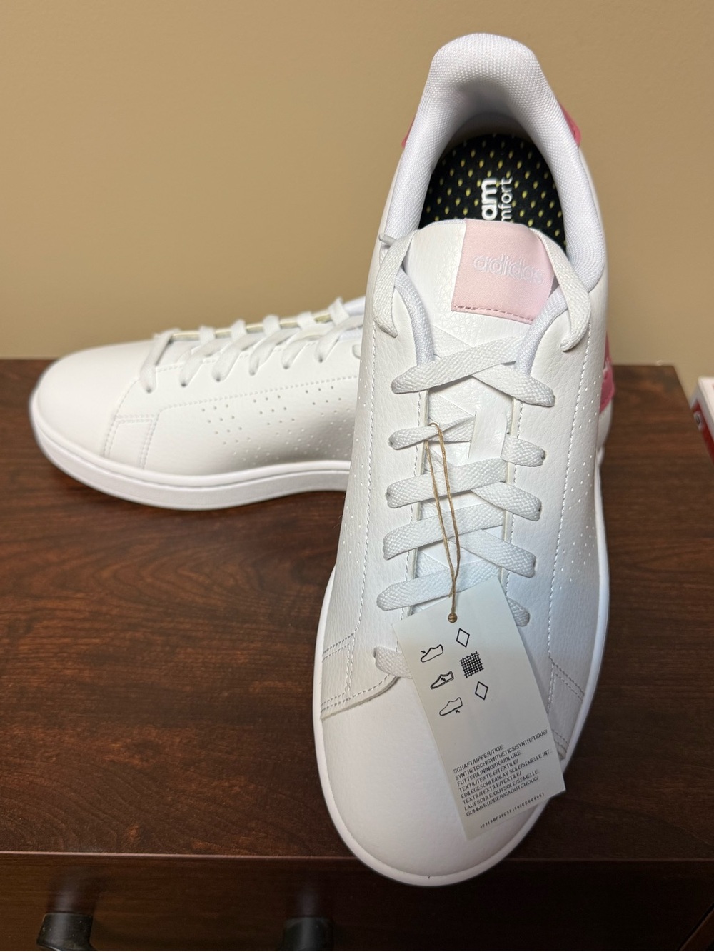 BNIB Adidas Advantage Leather Cloud White Pink Strata Sneakers - Woman’s Size 11